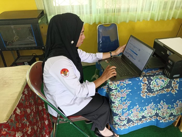 Operator EMIS MTsN 2 Bungo Ikuti Sosialisasi TKA Jenjang MI dan MTs Secara Daring