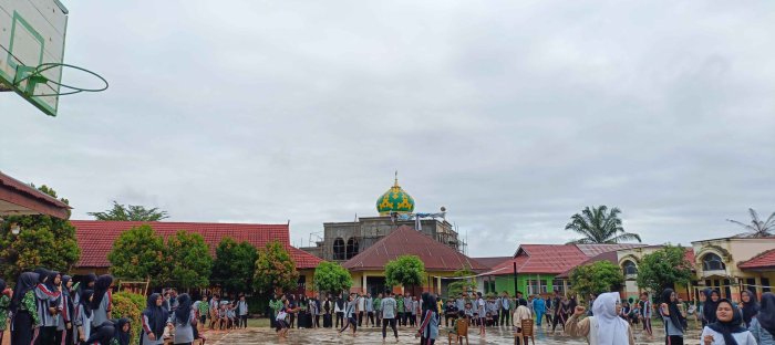 MTsN 2 Bungo Gelar Lomba Voli putra  Antar Kelas
