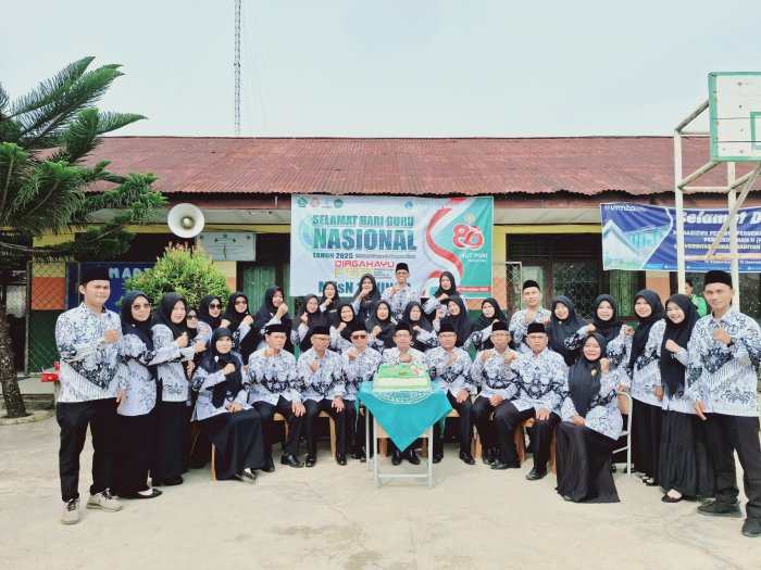 Kepala MTsN 2 Bungo Apresiasi Dukungan di Hari Guru Nasional Kepala MTsN 2 Bungo Apresiasi Dukungan di Hari Guru Nasional