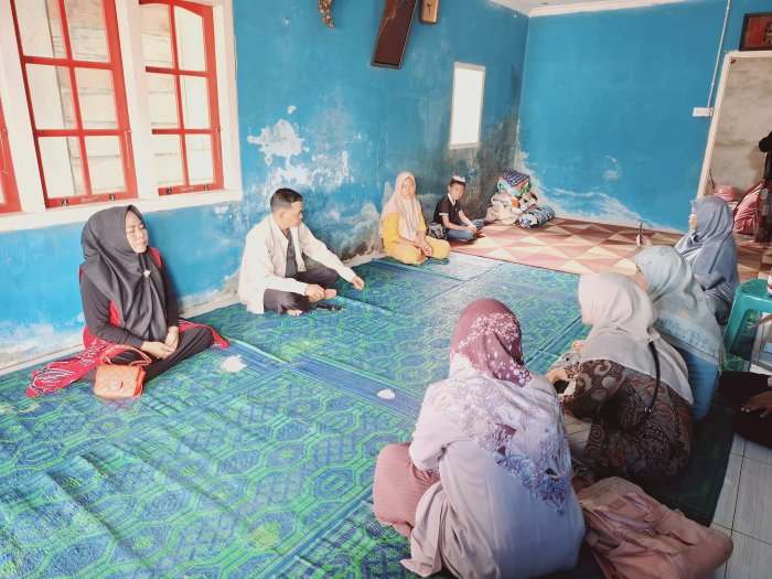 Wujud Kepedulian, Madrasah Takziah ke Rumah Siswa yang Berduka