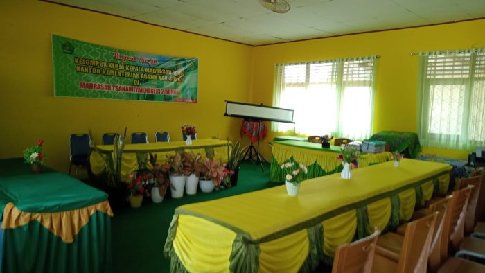 MTsN 2 Bungo Siapkan Ruangan Jelang Penilaian Kinerja Kepala Madrasah