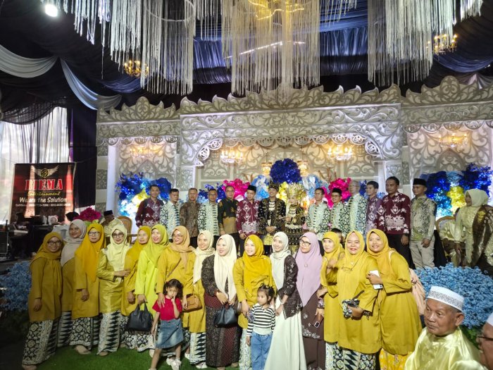 MTsN 2 Bungo Turut Bahagia, Keluarga Besar Hadiri Pernikahan Rizky Ramadhan, S.IP