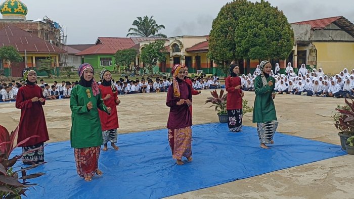 Suasana Haru Warnai penampilan dari siswa MTsN 2 Bungo