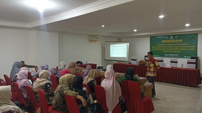 Bapak Sugeng Bahas Growth Mindset dan deep learning MTsN 2 Bungo