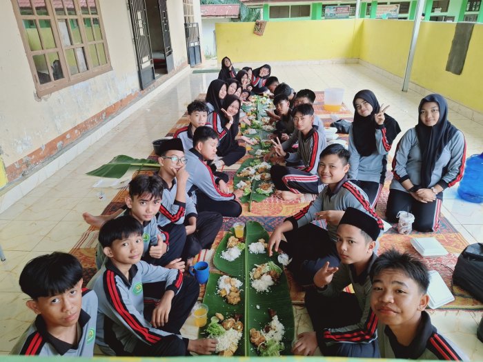 Syukuri Kelancaran MATAMUDA, OSIM MTsN 2 Bungo Gelar Acara Makan Bersama