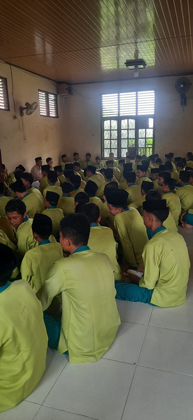 KEGIATAN RUTIN, YASINAN, TAHLIL, DAN KULTUM DI MTsN 2 BUNGO 