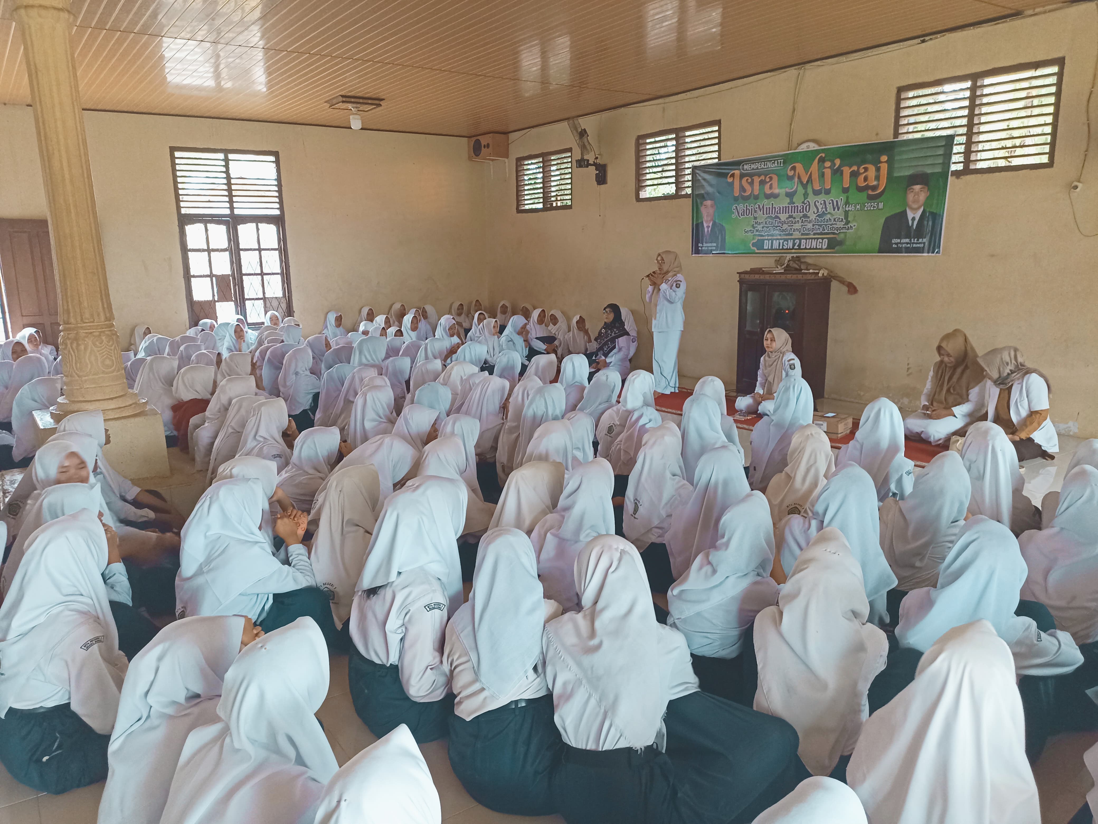 SOSIALISASI KESEHATAN BAGI REMAJA SISWI MTsN 2 BUNGO DARI PUSKESMAS RIMBO TENGAH 