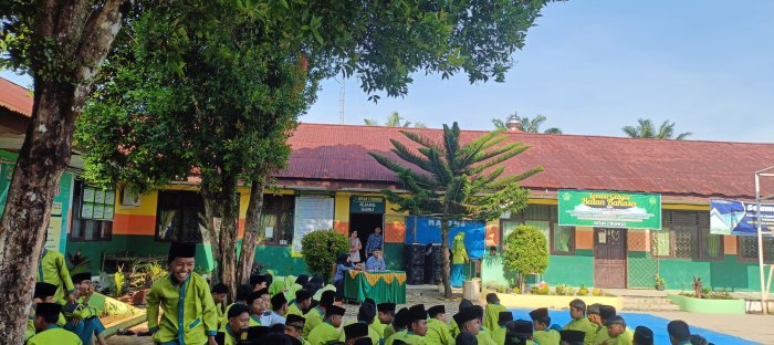 Lomba Mendongeng Bulan Bahasa MTsN 2 Bungo Dimulai