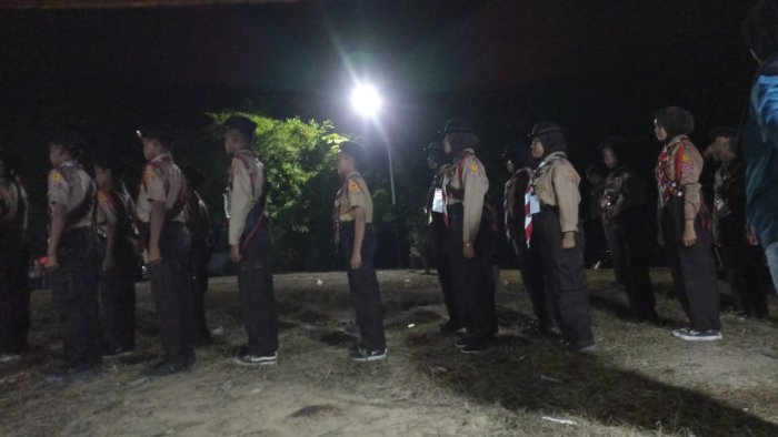 Siswa MTsN 2 Bungo Antusias Sambut Api Unggun Perkemahan