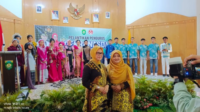 Said Alfariz dan Tim MTsN 2 Bungo Abadikan Momen Usai Tampil