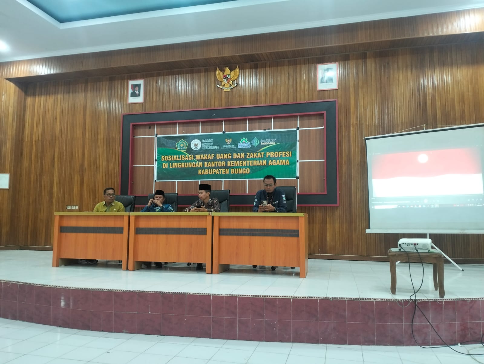 ASN PPPK MTsN 2 BUNGO IKUTI SOSIALISASI ZAKAT PROFESI DAN WAKAF UANG TAHUN 2025