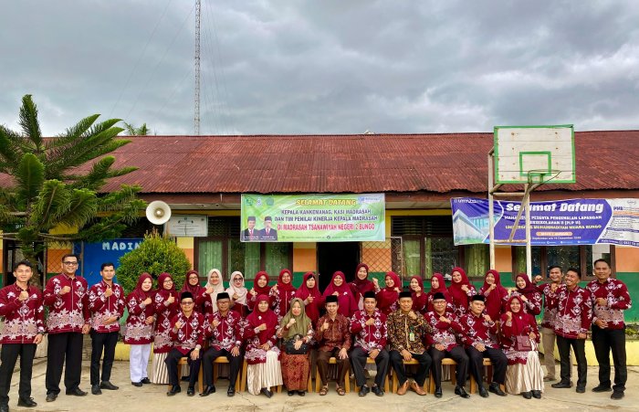 Kepala MTsN 2 Bungo Imbau Ikuti Upacara HAB Kemenag