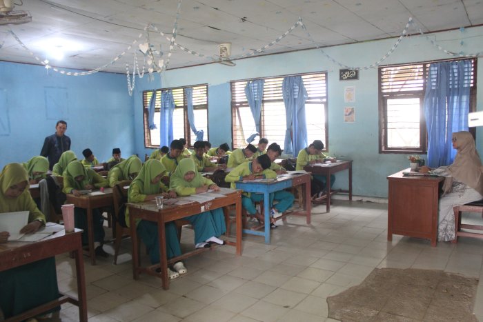 Tingkatkan Mutu Pembelajaran, Kepala Madrasah Gelar Supervisi Kelas pada Jam Pelajaran Fiqih