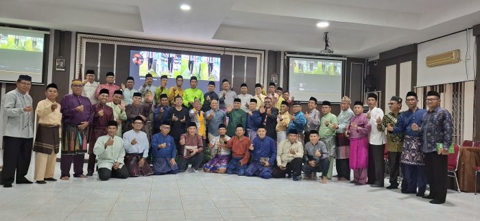 Kebersamaan Peserta KBC Terabadikan dalam Foto Penutup Kegiatan Kompak dan Bersemangat, Kebersamaan Peserta KBC Terabadikan dalam Foto Penutup Kegiatan Kompak dan Bersemangat,