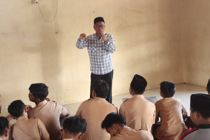 MTsN 2 Bungo Gelar Pesantren Kilat,bapak Pendrizal, S.Pd., M.Pd. Paparkan Keutamaan Sholat Dhuha bagi Siswa. MTsN 2 Bungo Gelar Pesantren Kilat,bapak Pendrizal, S.Pd., M.Pd. Paparkan Keutamaan Sholat Dhuha bagi Siswa.