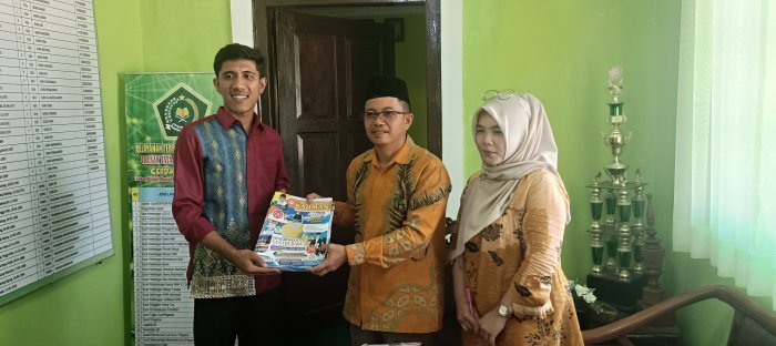 Pondok Pesantren Kauman Sosialisasi ke MTsN 2 Bungo Pondok Pesantren Kauman Sosialisasi ke MTsN 2 Bungo