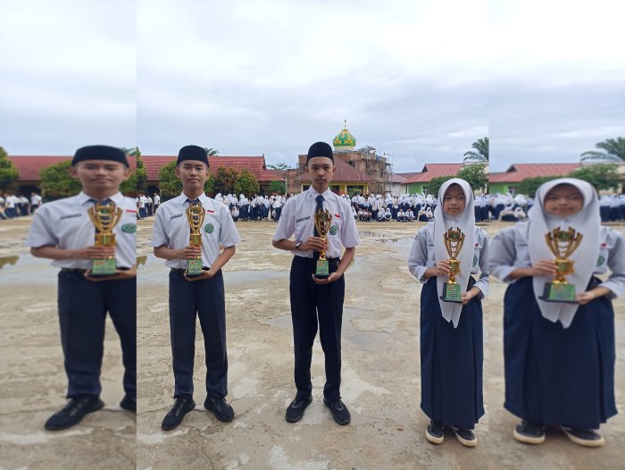 MTsN 2 Bungo Serahkan Piala OMI kepada Para Juara