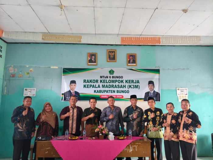Usai Bahas Agenda Krusial, Rapat Koordinasi K3M Kabupaten Bungo Ditutup dengan Sesi Foto Bersama Usai Bahas Agenda Krusial, Rapat Koordinasi K3M Kabupaten Bungo Ditutup dengan Sesi Foto Bersama