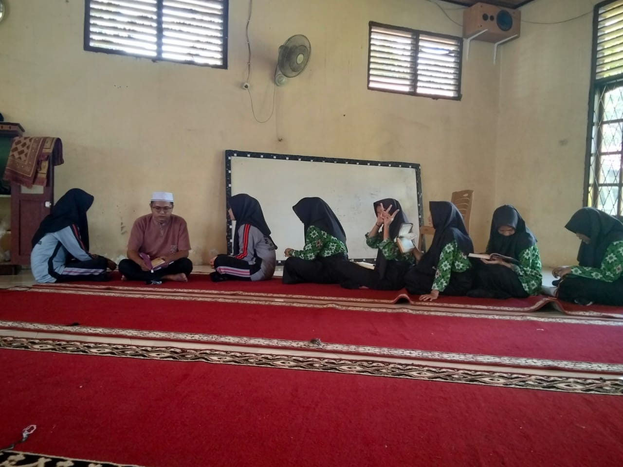 KEGIATAN TAHFIDZ MTsN 2 BUNGO KEMBALI RUTIN DI TAHUN 2025 