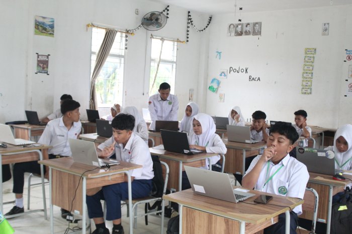 Hajatan Besar Dimulai! MTsN 2 Bungo Gelar Hari Pertama Tes Kemampuan Akademik (TKA) TP 2025/2026