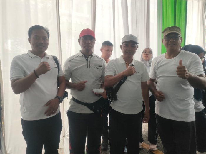 Jalan Santai HAB Kemenag, Kepala MTsN 2 Bungo Tunjukkan Dukungan dan Partisipasi