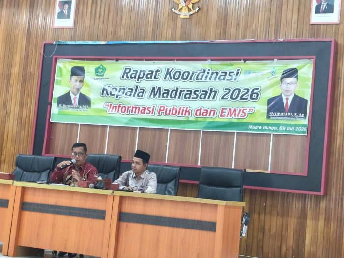 Tindak Lanjuti Undangan Kakan Kemenag, Kepala MTsN 2 Bungo Bapak Drs. H. Zaharudin Hadiri Rapat Koordinasi Penting