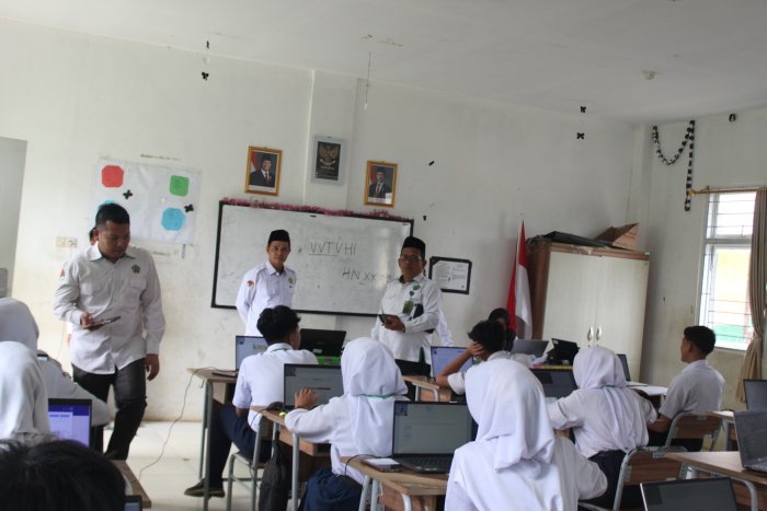 Tinjau Pelaksanaan TKA, Kasi Penmad Kemenag Bungo Lakukan Monev di MTsN 2 Bungo Tinjau Pelaksanaan TKA, Kasi Penmad Kemenag Bungo Lakukan Monev di MTsN 2 Bungo