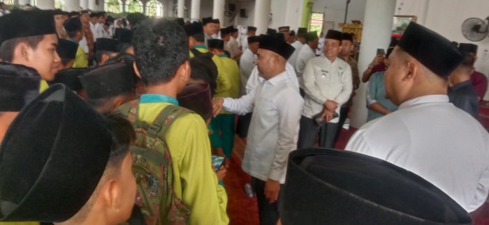 Siswa MTsN 2 Bungo Temui Bupati di Masjid Agung