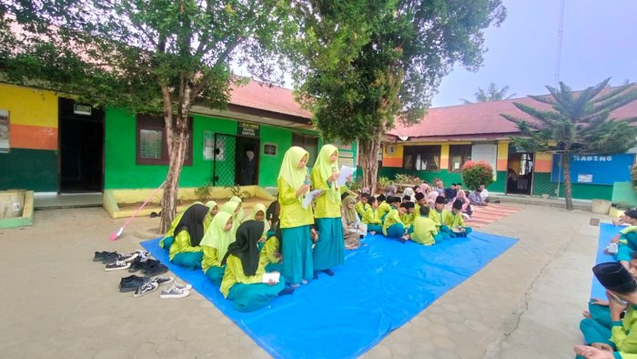 Sikap Saling Menghormati  Kultum Jumat Religi di MTsN 2 Bungo