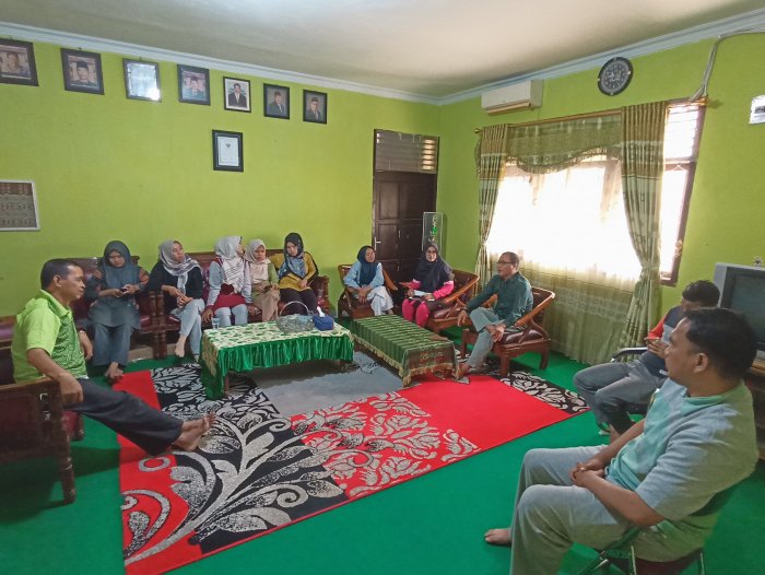 Kepala MTsN 2 Bungo Gelar Rapat Tingkatkan Disiplin dan Kinerja