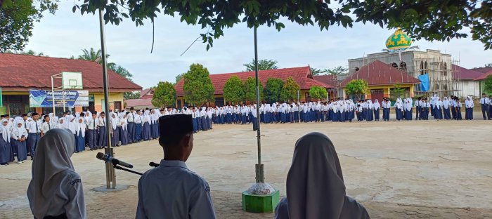 Upacara Terakhir Jelang Ujian, Pramuka MTsN 2 Bungo Tampil Sebagai Petugas