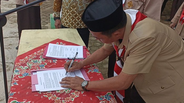 Serah Terima Jabatan Pramuka MTsN 2 Bungo Berlangsung Khidmat