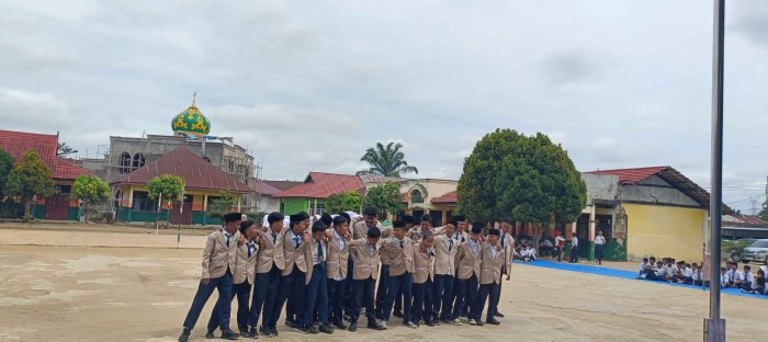 Penampilan Anggota OSIM Meriahkan Hari Guru Nasional di MTsN 2 Bungo