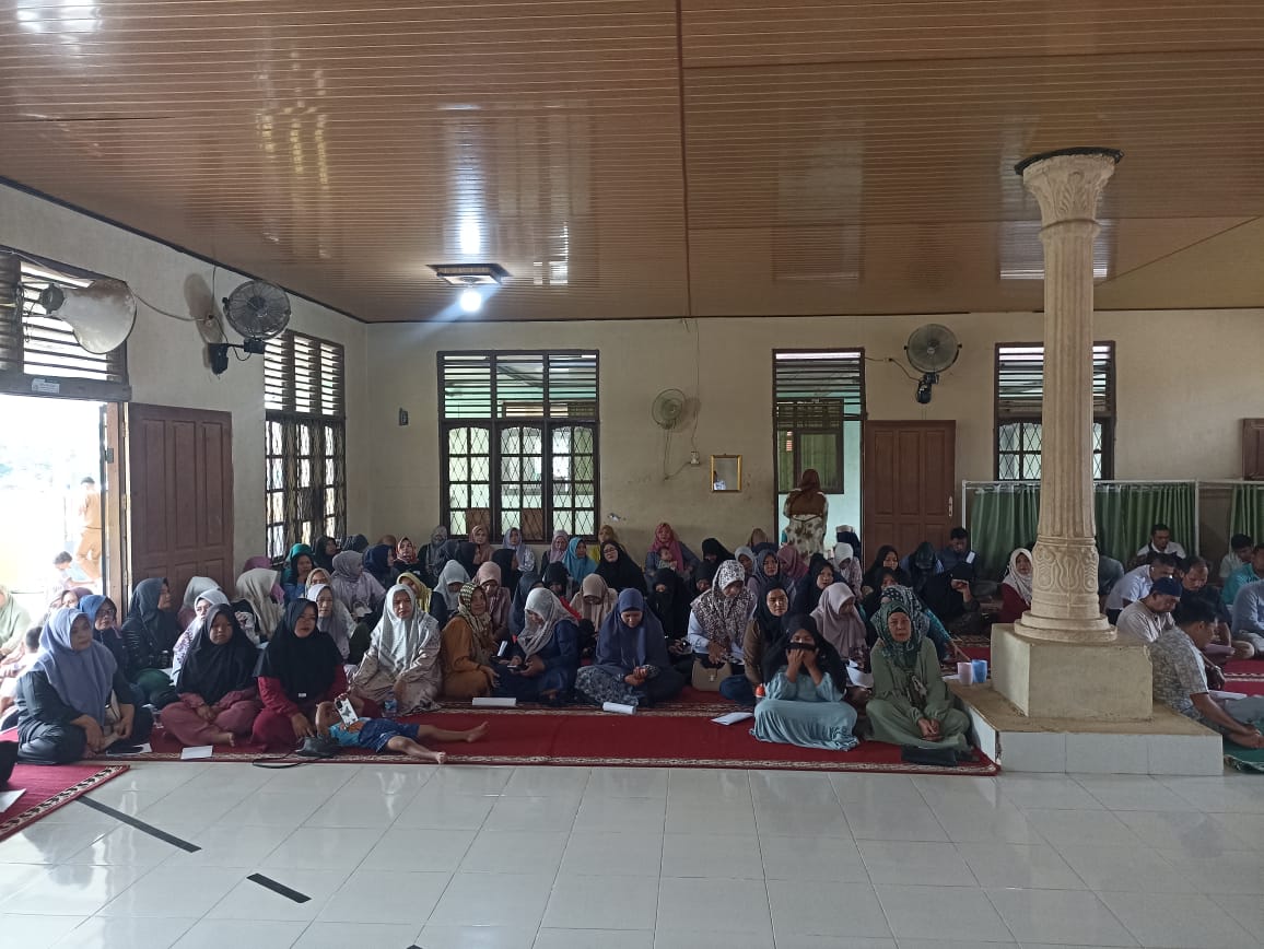 PENYERAHAN SISWA BARU MTsN 2 BUNGO DILAKSANAKAN DI MUSHOLLA MADRASAH 