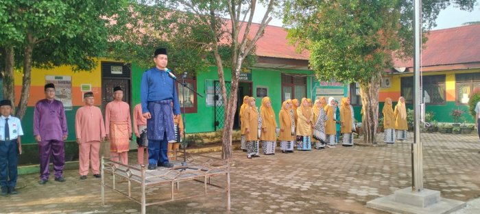 Civitas Akademika MTsN 2 Bungo Ikuti Upacara HUT ke-69 Provinsi Jambi
