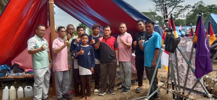 Guru MTsN 2 Bungo Kunjungi Siswa Kemah di Cadika Jambore