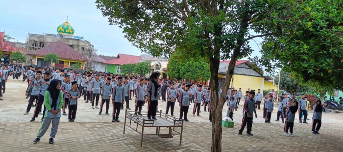 Senam Sehat Rutin Meriahkan Pagi di MTsN 2 Bungo